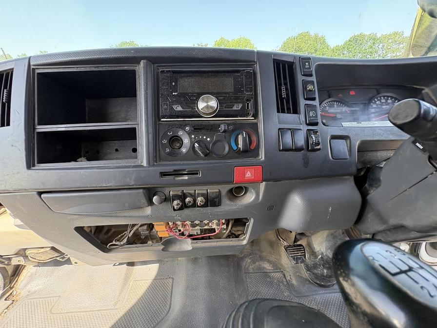 2019 Isuzu Grafter – Model: Grafter N35.125 – AJ19MAK