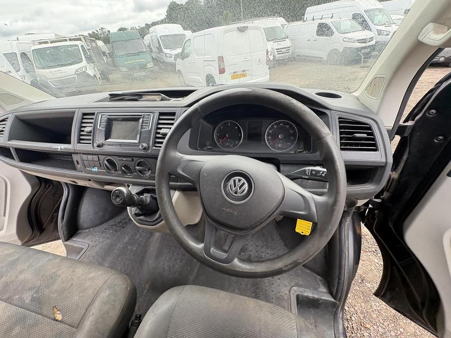 2016 Volkswagen Transporter – Model: Transporter T28 Trendline TDI BlueMotion Technology – RA65MHX
