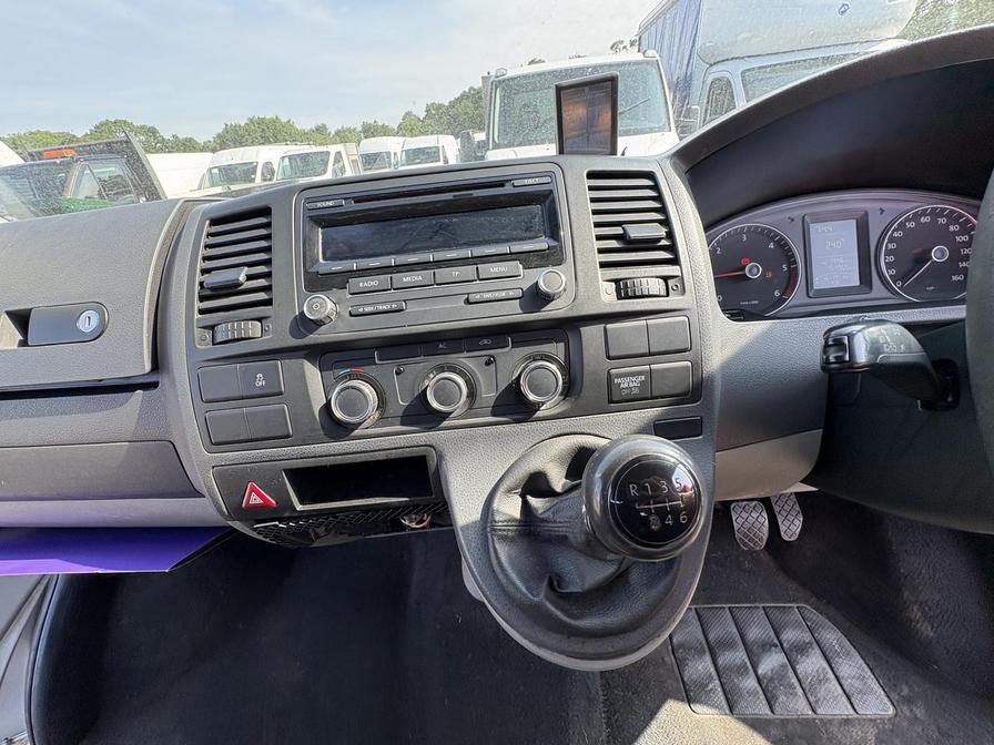 2011 Volkswagen Transporter – Model: Transporter T32 140 TDI LWB – CV61XFS