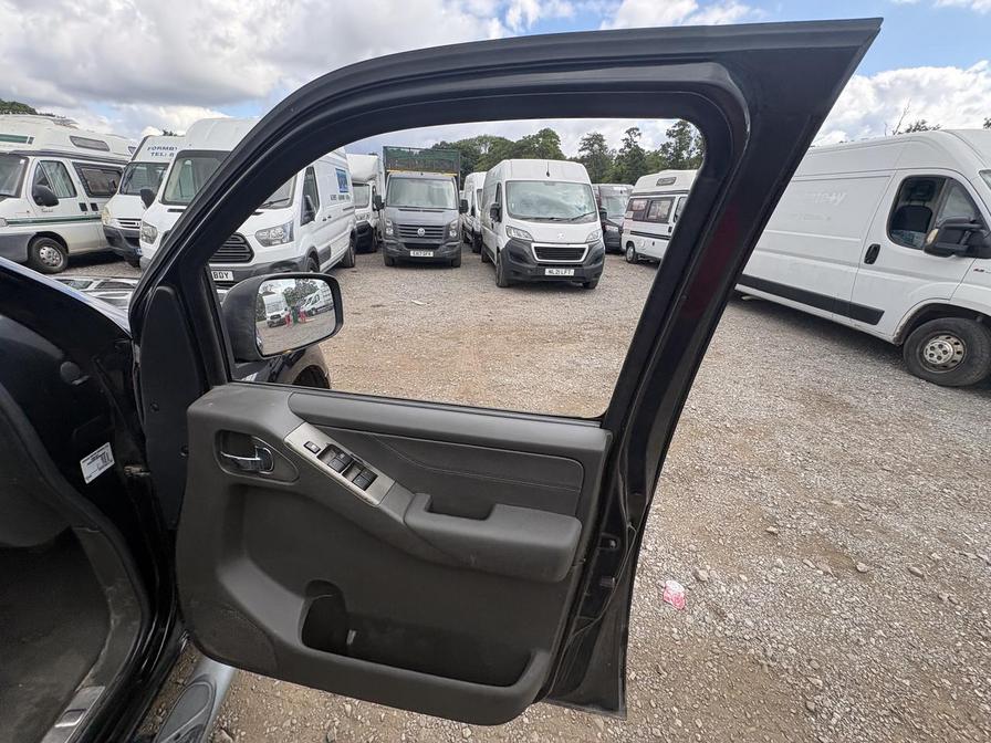 2009 Nissan Navara – Model: Navara Tekna Double Cab dCi – SH59AWV