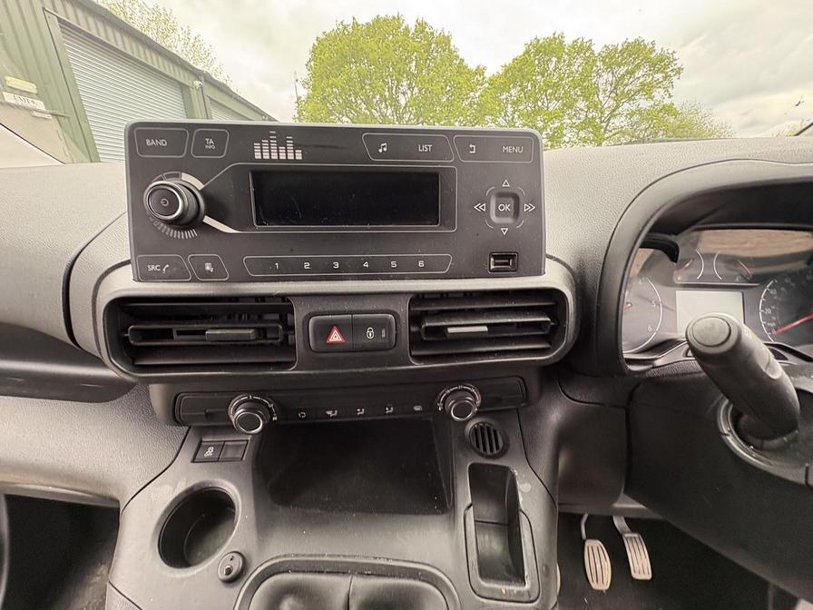 2019 Vauxhall Combo – Model: Combo 2000 Edition TD S/S – BK69BEJ
