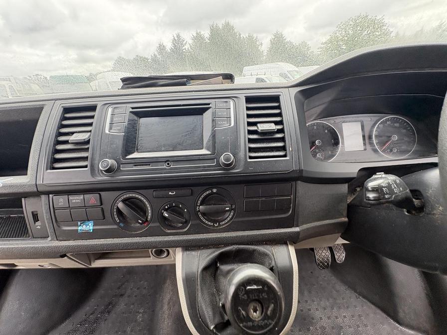 2016 Volkswagen Transporter – Model: Transporter T28 Trendline TDI BlueMotion Technology – RA65MHX