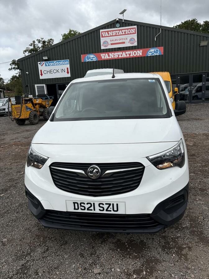 2021 Vauxhall Combo – Model: Combo 2300 Dynamic TD – DS21SZU