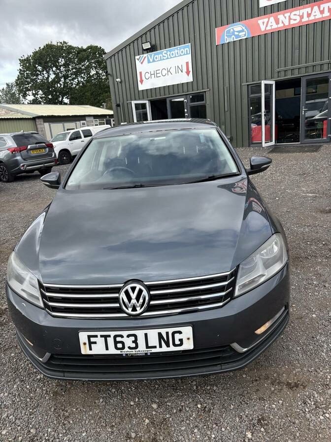 2014 Volkswagen Passat – Model: Passat S BlueMotion Technology TDI Semi-Auto – FT63LNG