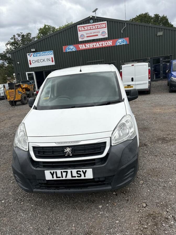 2017 Peugeot Partner – Model: Partner SE L1 Blue HDi – YL17LSY