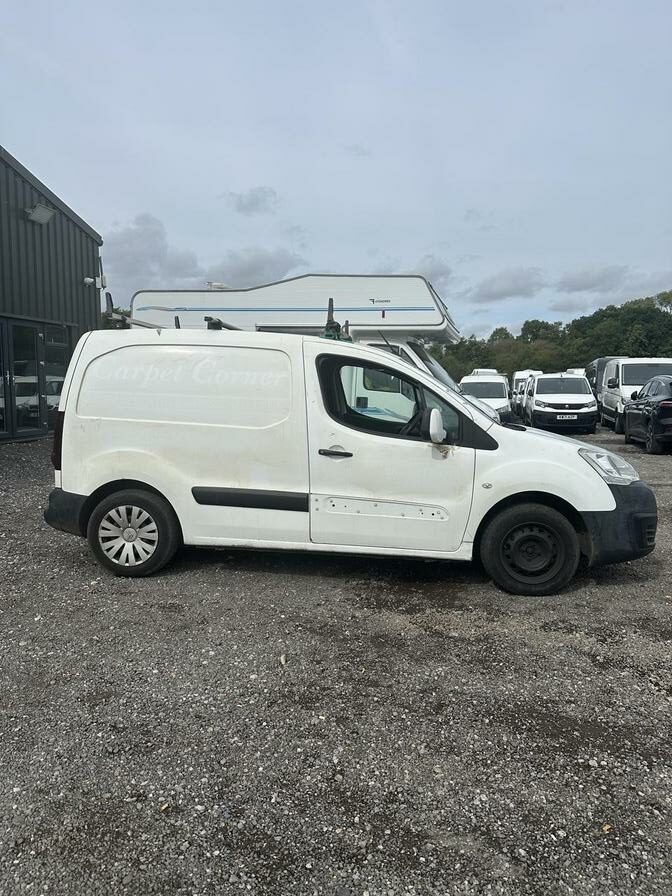 2017 Citroen Berlingo – Model: Berlingo 625 Enterprise Blue HDi – CN67BYU