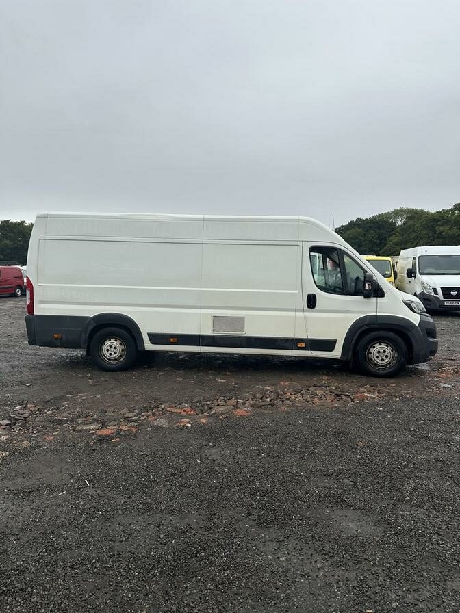 2017 Peugeot Boxer – Model: Boxer 435 Professional L4H2 Blue HDi – EY67ZDG