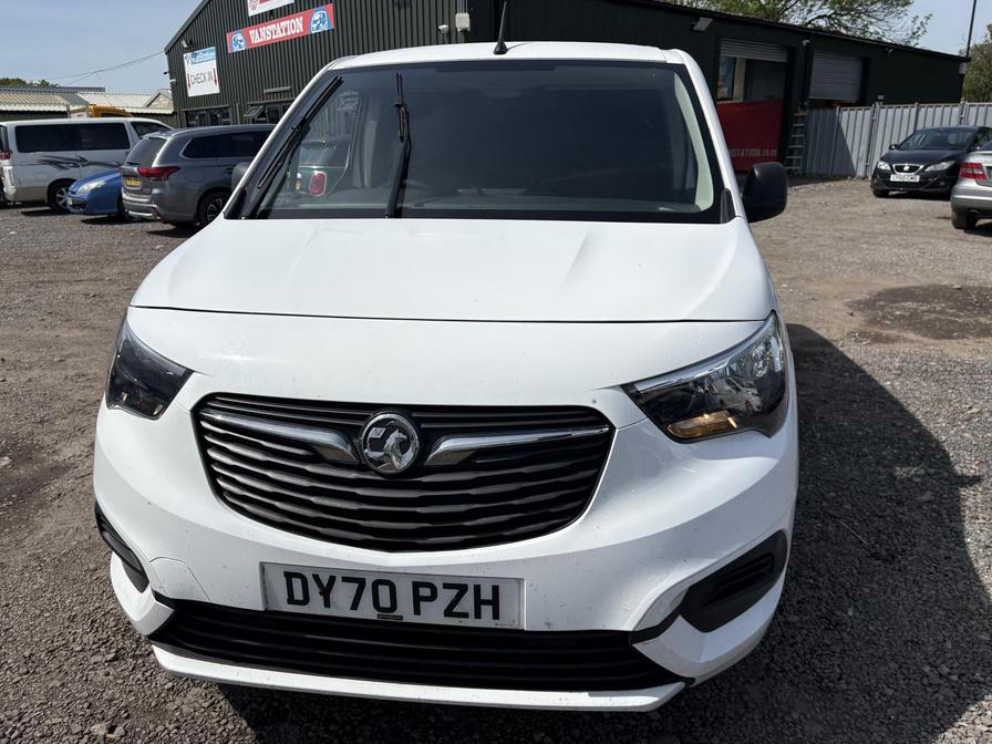 2020 Vauxhall Combo – Model: Combo 2300 Sportive TD S/S – DY70PZH