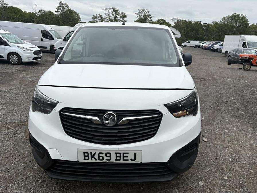 2019 Vauxhall Combo – Model: Combo 2000 Edition TD S/S – BK69BEJ