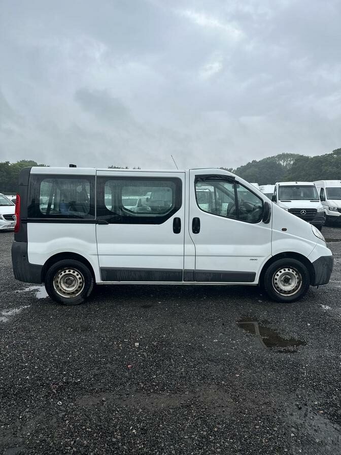 2013 Vauxhall Vivaro Combi – Model: Vivaro ecoFLEX Combi CDTi SWB – EN13FZW