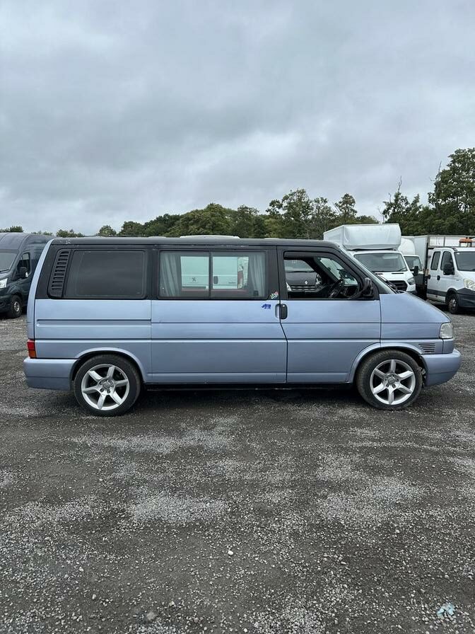 1997 Volkswagen Caravelle – Model: Caravelle Auto SWB – R742TKY
