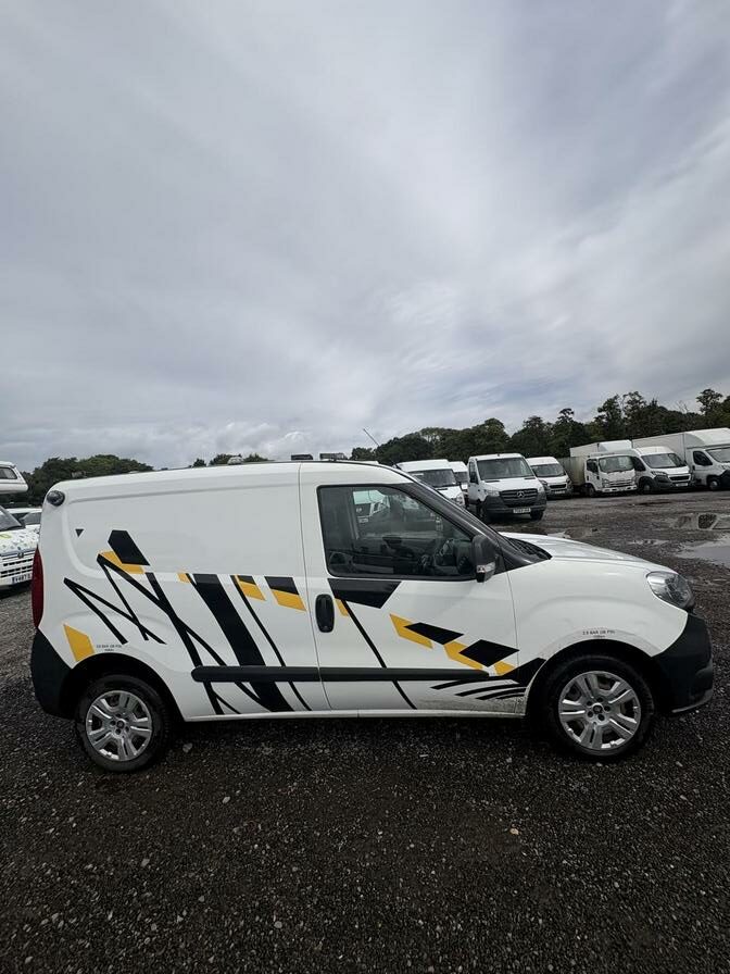 2017 Fiat Doblo Cargo – Model: Doblo 16v SX MultiJet II – YX17VRW