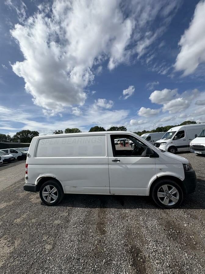 2014 Volkswagen Transporter – Model: Transporter T28 Startline TDI – YF64XKE