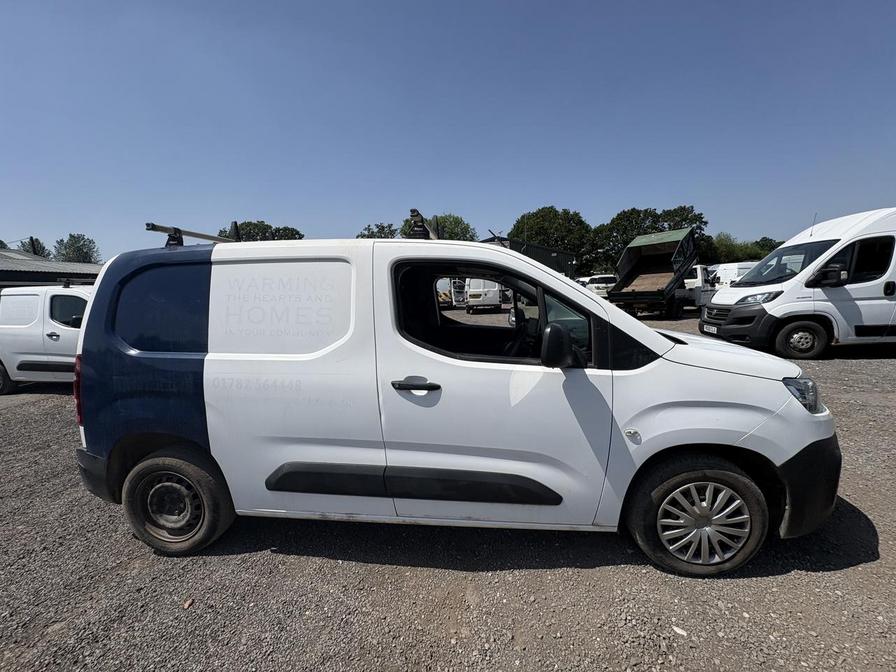 2020 Citroen Berlingo – Model: Berlingo 650 Enterprise Blue HDi S/S – SM70AEV