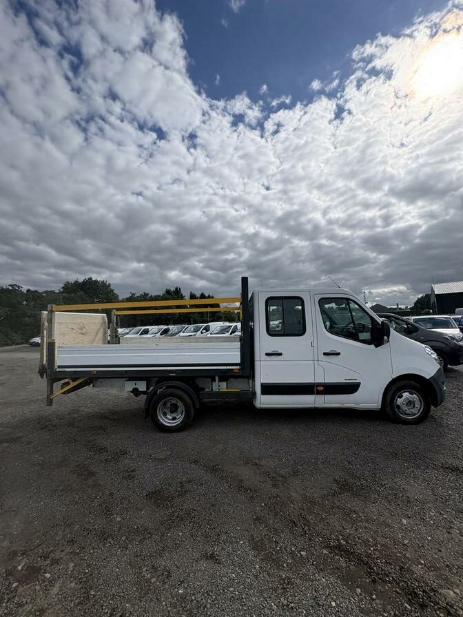 2012 Renault Master – Model: Master MLL35 dCi DRW – NX62FON