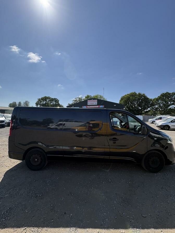 2016 Vauxhall Vivaro – Model: Vivaro 2900 Sportive CDTi Bi-T S/S – LK66WXO