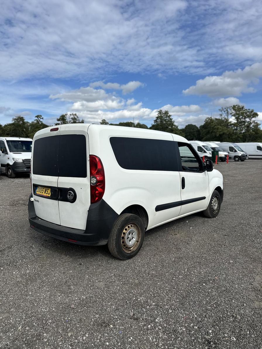2015 Vauxhall Combo – Model: Combo 2000 L1H1 CDTi – DX65WSJ