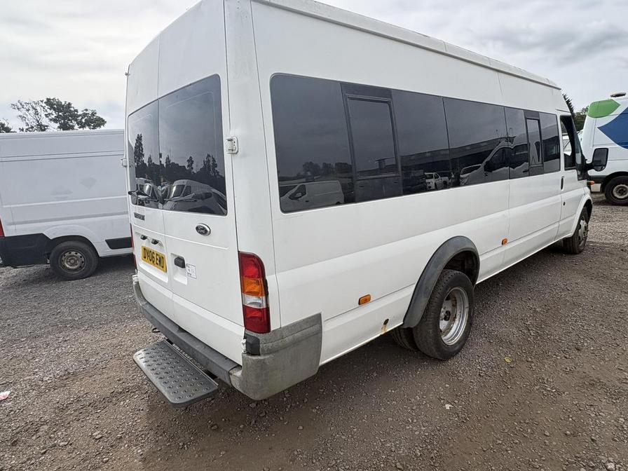 2006 Ford Transit – Model: Transit Minibus – DY06EWD