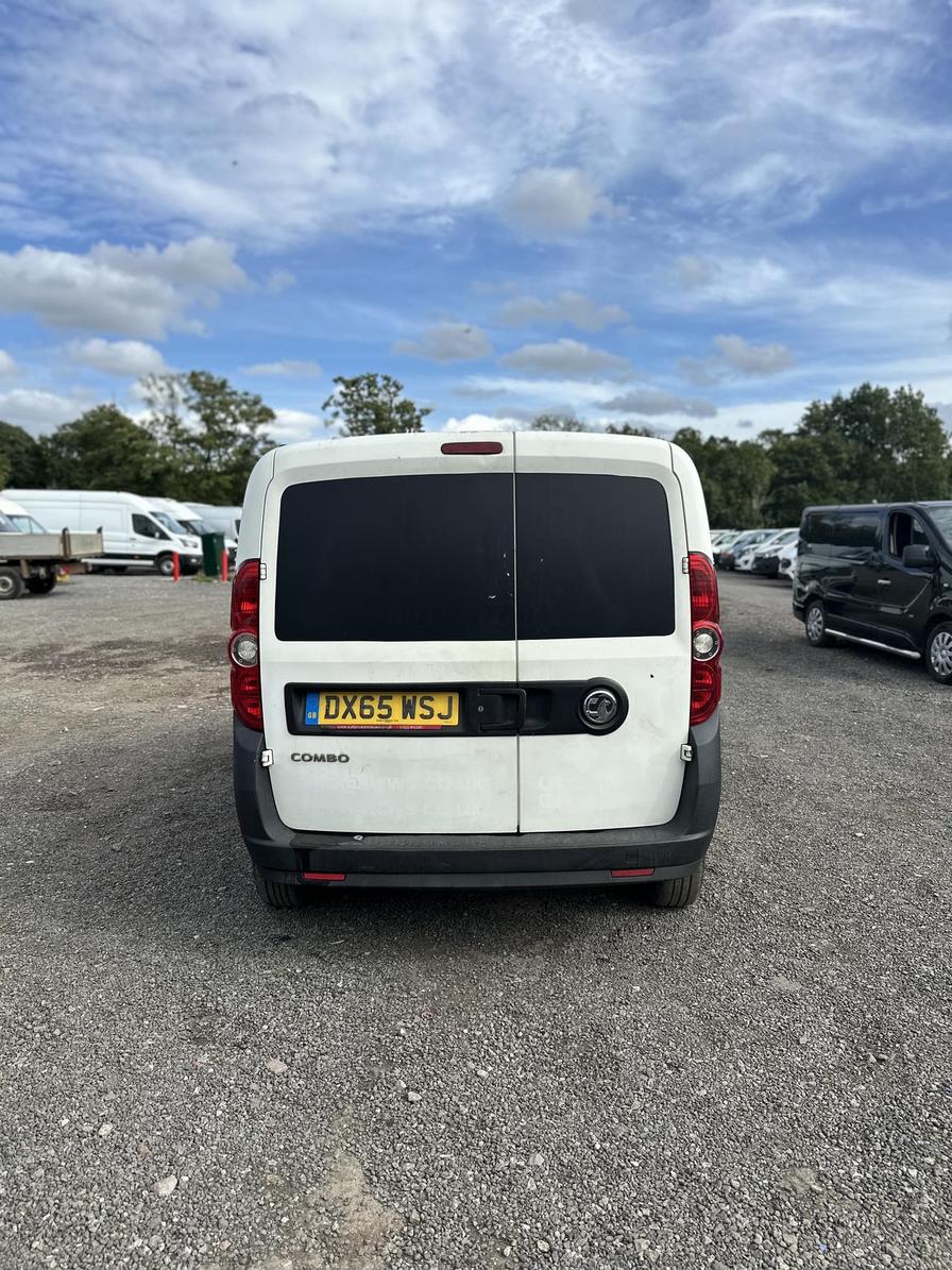 2015 Vauxhall Combo – Model: Combo 2000 L1H1 CDTi – DX65WSJ