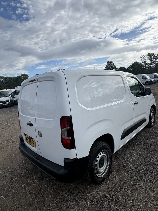 2021 Vauxhall Combo – Model: Combo 2000 Edition – WP71MFZ