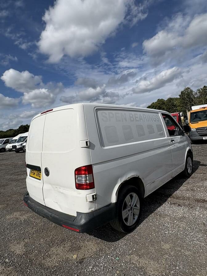 2014 Volkswagen Transporter – Model: Transporter T28 Startline TDI – YF64XKE