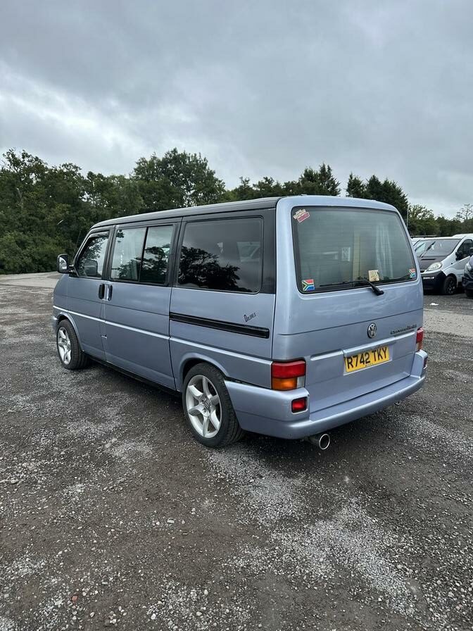 1997 Volkswagen Caravelle – Model: Caravelle Auto SWB – R742TKY