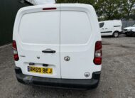 2019 Vauxhall Combo – Model: Combo 2000 Edition TD S/S – BK69BEJ