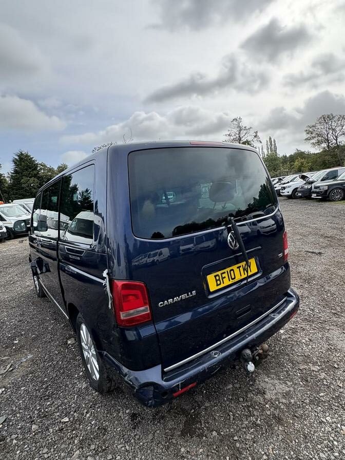 2010 Volkswagen Caravelle – Model: Caravelle Executive TDI 180 – BF10TKY