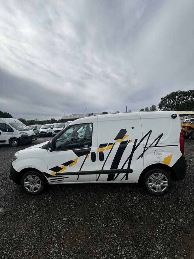 2017 Fiat Doblo Cargo – Model: Doblo 16v SX MultiJet II – YX17VRW