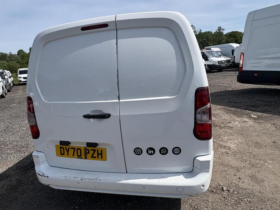 2020 Vauxhall Combo – Model: Combo 2300 Sportive TD S/S – DY70PZH