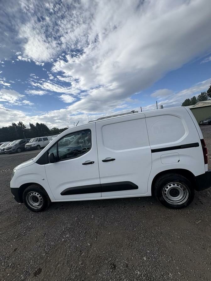 2021 Vauxhall Combo – Model: Combo 2000 Edition – WP71MFZ