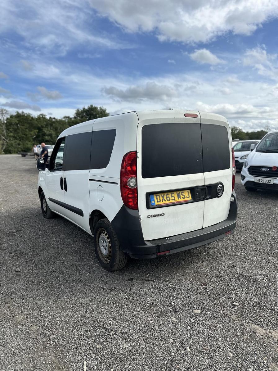 2015 Vauxhall Combo – Model: Combo 2000 L1H1 CDTi – DX65WSJ