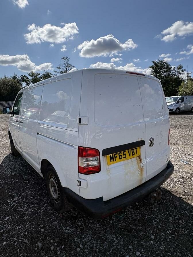 2015 Volkswagen Transporter – Model: Transporter T32 Startline TDI BlueMotion Technology 4Motion – MF65VBT
