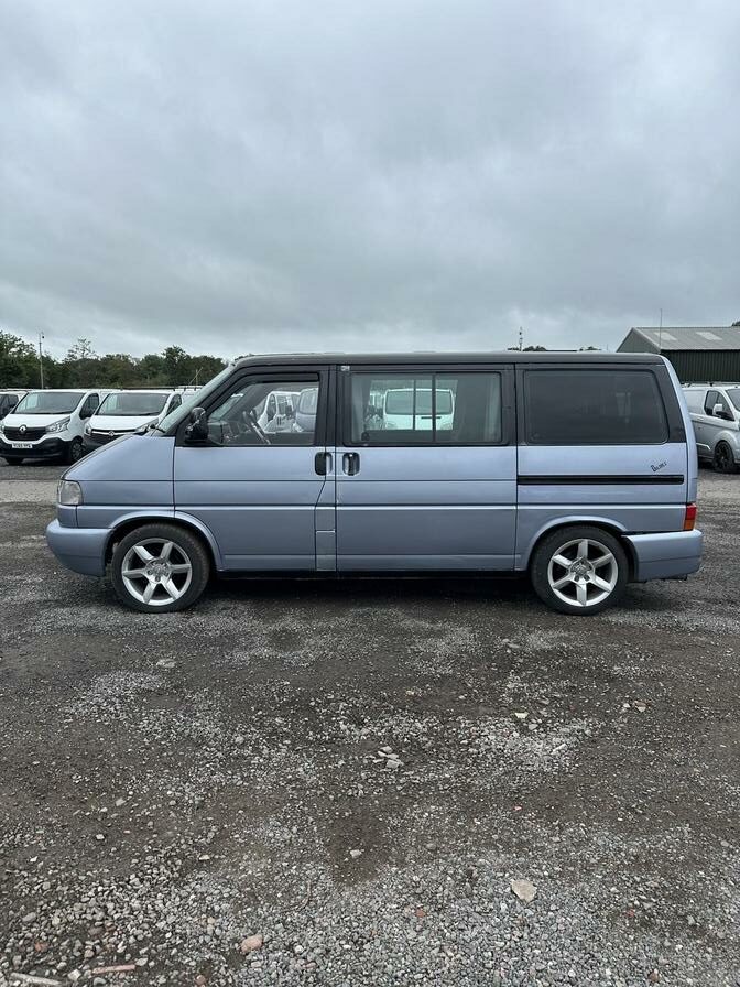 1997 Volkswagen Caravelle – Model: Caravelle Auto SWB – R742TKY