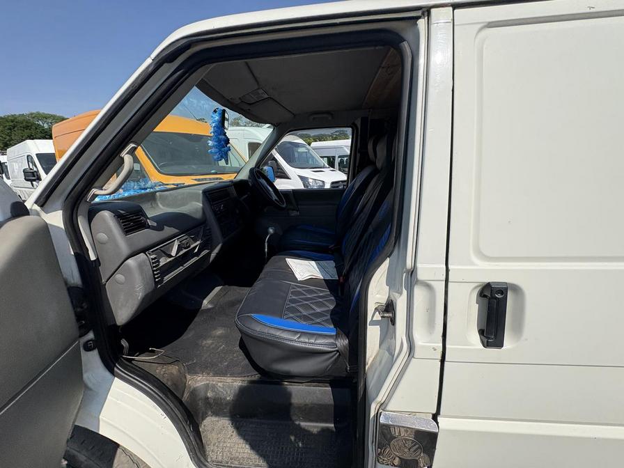 2003 Volkswagen Transporter – Model: Transporter 88 bhp SWB – LM03TPU