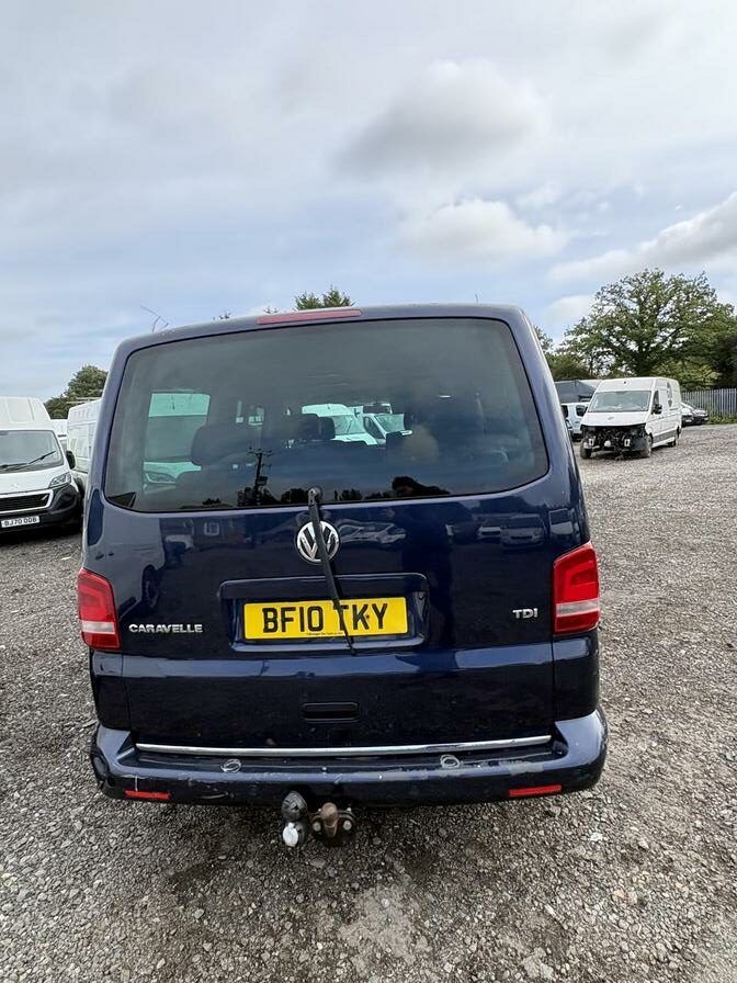 2010 Volkswagen Caravelle – Model: Caravelle Executive TDI 180 – BF10TKY