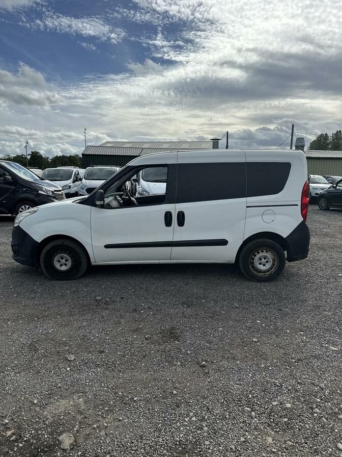 2015 Vauxhall Combo – Model: Combo 2000 L1H1 CDTi – DX65WSJ