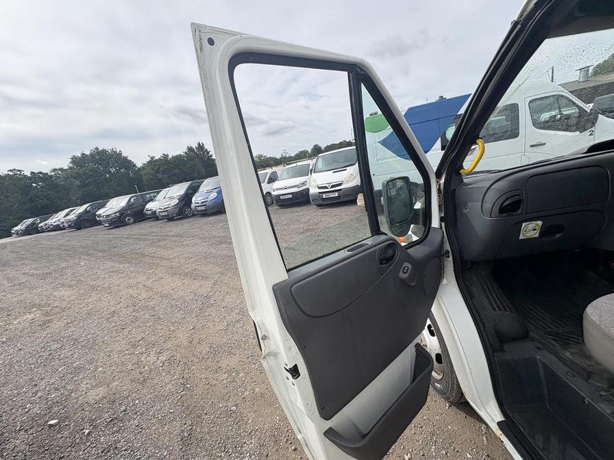 2006 Ford Transit – Model: Transit Minibus – DY06EWD
