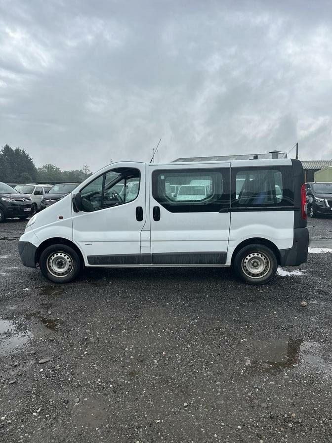 2013 Vauxhall Vivaro Combi – Model: Vivaro ecoFLEX Combi CDTi SWB – EN13FZW