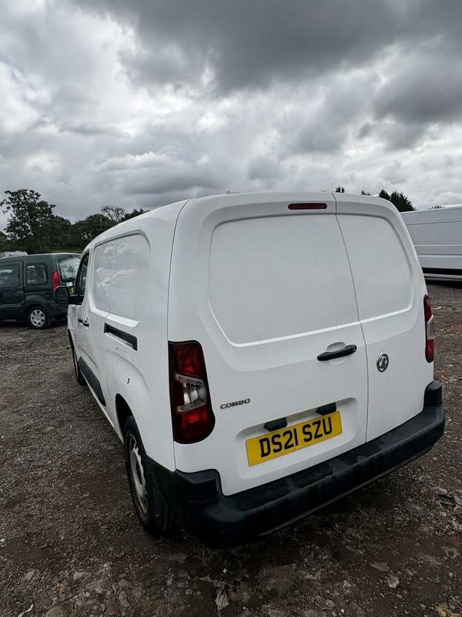 2021 Vauxhall Combo – Model: Combo 2300 Dynamic TD – DS21SZU