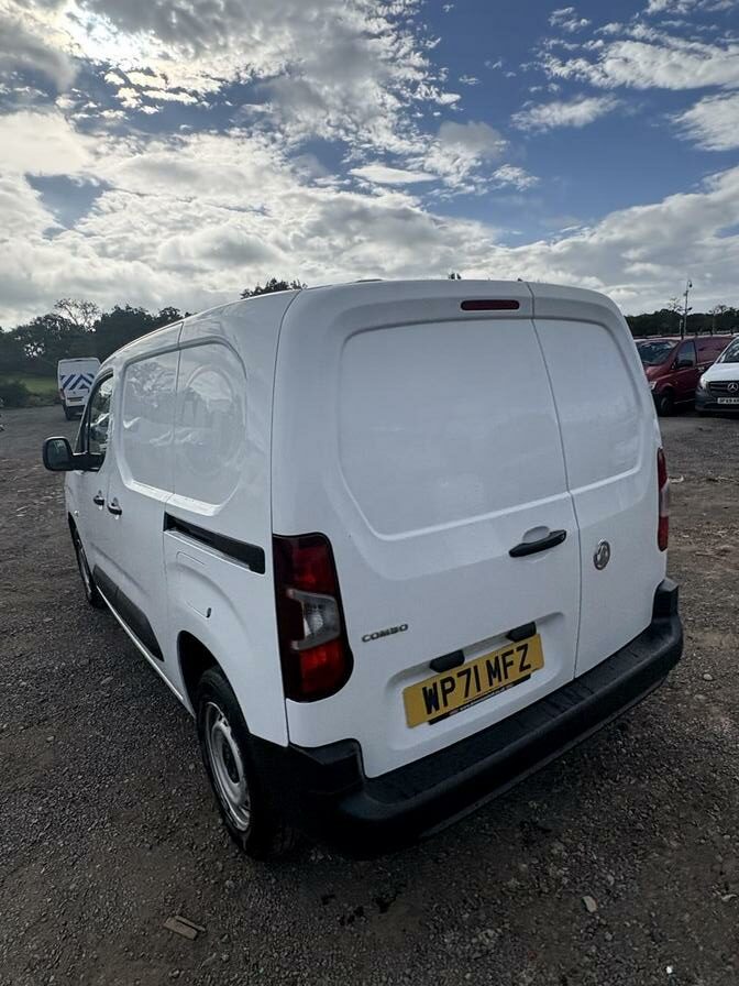 2021 Vauxhall Combo – Model: Combo 2000 Edition – WP71MFZ