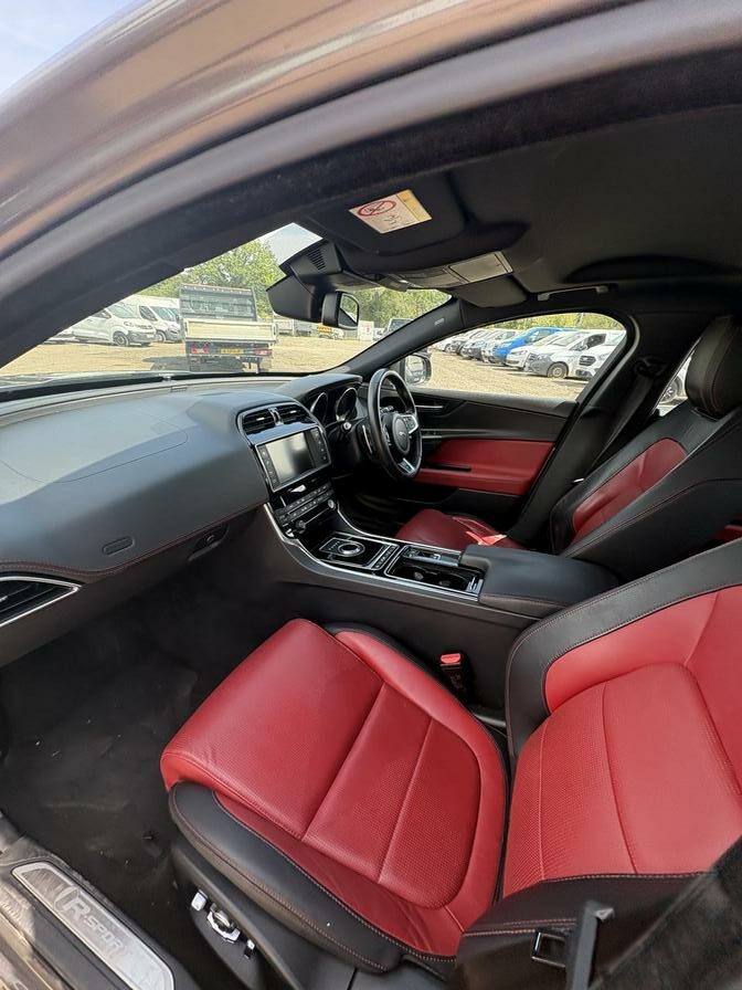 2017 Jaguar XE – Model: XE R-Sport D AWD Auto – YW67EJF
