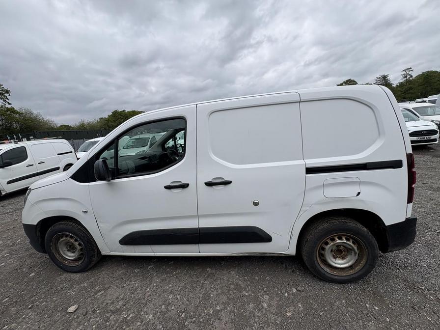 2019 Vauxhall Combo – Model: Combo 2000 Edition TD S/S – BK69BEJ