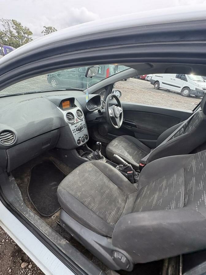 2014 Vauxhall Corsa – Model: Corsa CDTi ecoFLEX S/S – DN14VYE