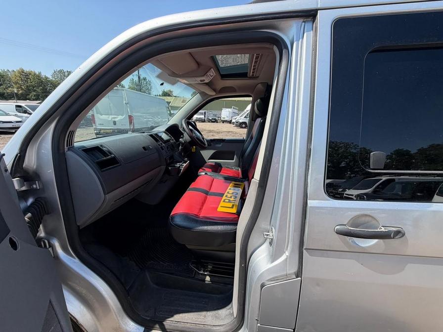 2005 Volkswagen Transporter – Model: Transporter T30 130 TDI LWB Auto – LR55BVW