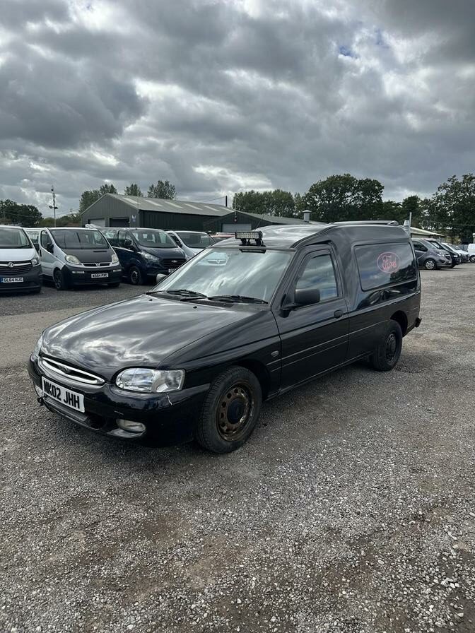 2002 Ford Escort – Model: Escort 55 D – NK02JHH