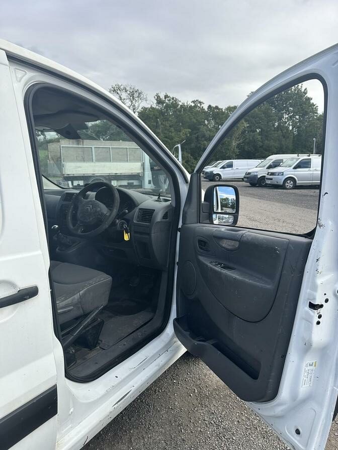 2015 Citroen Dispatch – Model: Dispatch 1200 L2H1 Enterprise HDi – LG15HKE