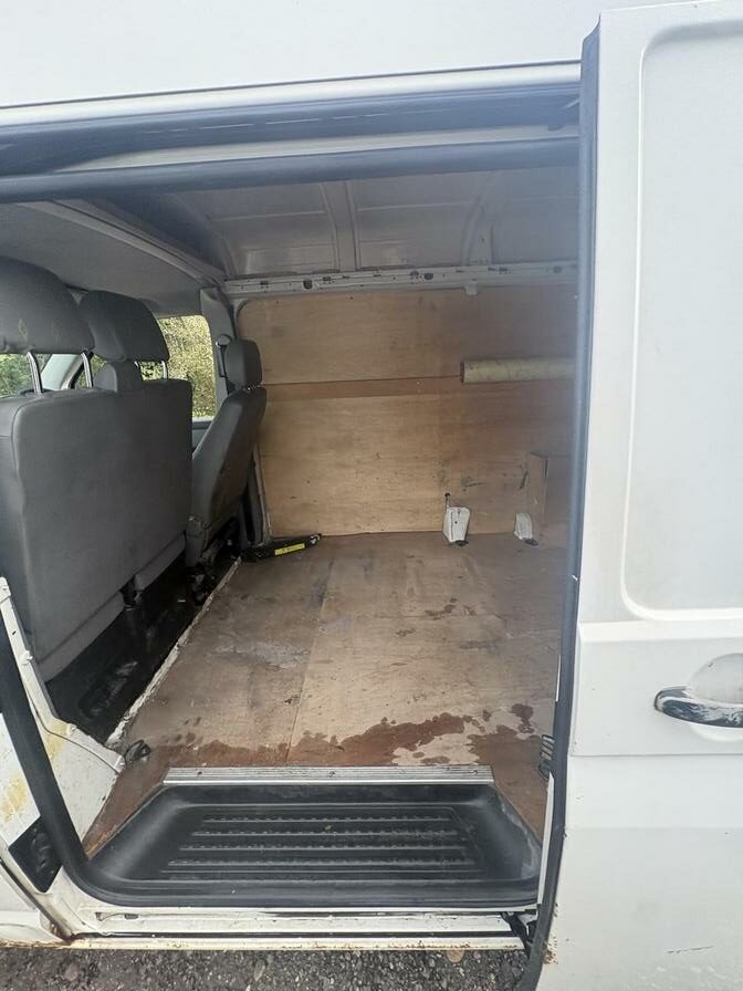 2006 Volkswagen Transporter – Model: Transporter T30 104 TDI LWB – AK06ZLO