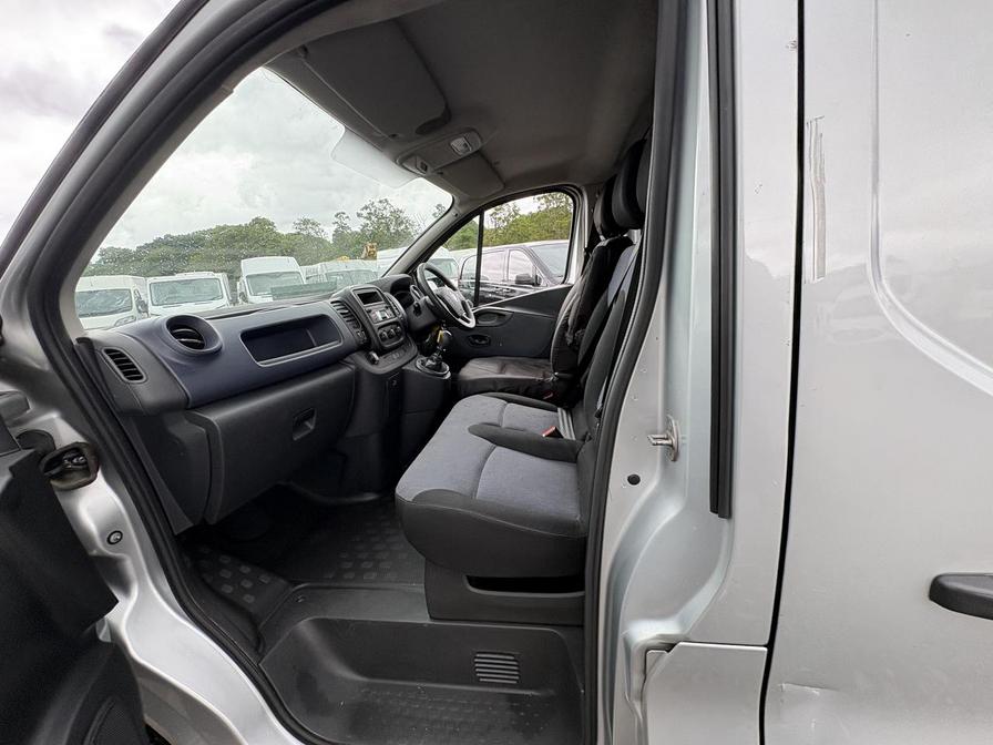 2018 Vauxhall Vivaro – Model: Vivaro 2700 BiTurbo CDTi S/S – SJ68PUA