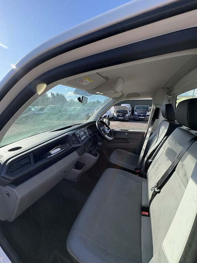 2021 Volkswagen Transporter – Model: Transporter T30 TDI – SG71TNK